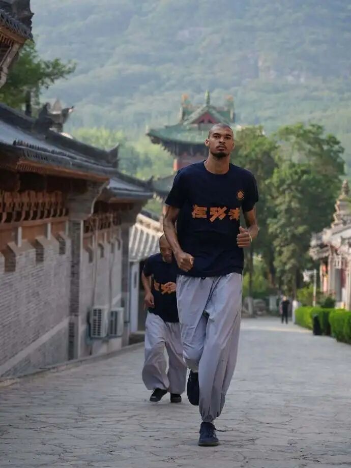 兰代尔都没, LUlZd