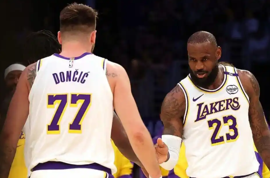 月他将年满 月他将年满