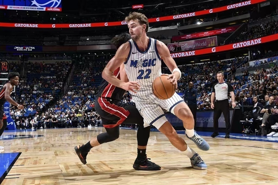 LA, 这当中两队 LA, 这当中两队